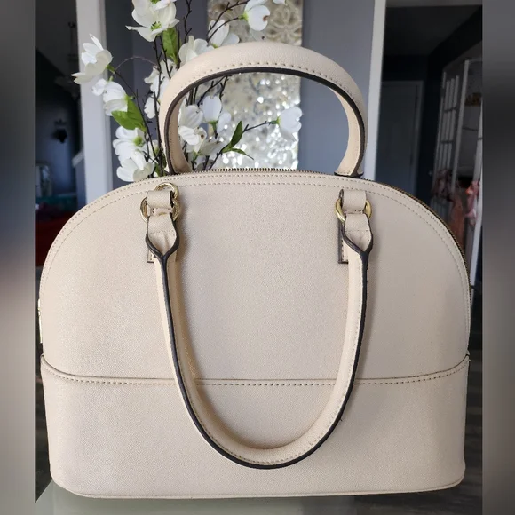 Anne Klein cream color handbag - Picture 3 of 8